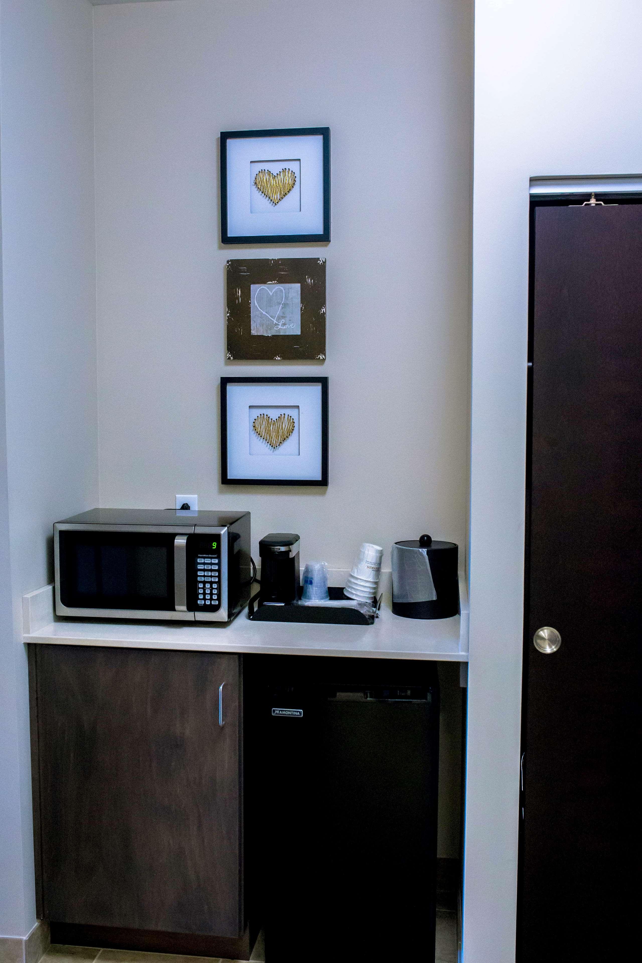 เบสต์ เวสเทิร์น พลัส เซ็นทราเลีย โฮเทล แอนด์ สวีท Hotel ภายนอก รูปภาพ