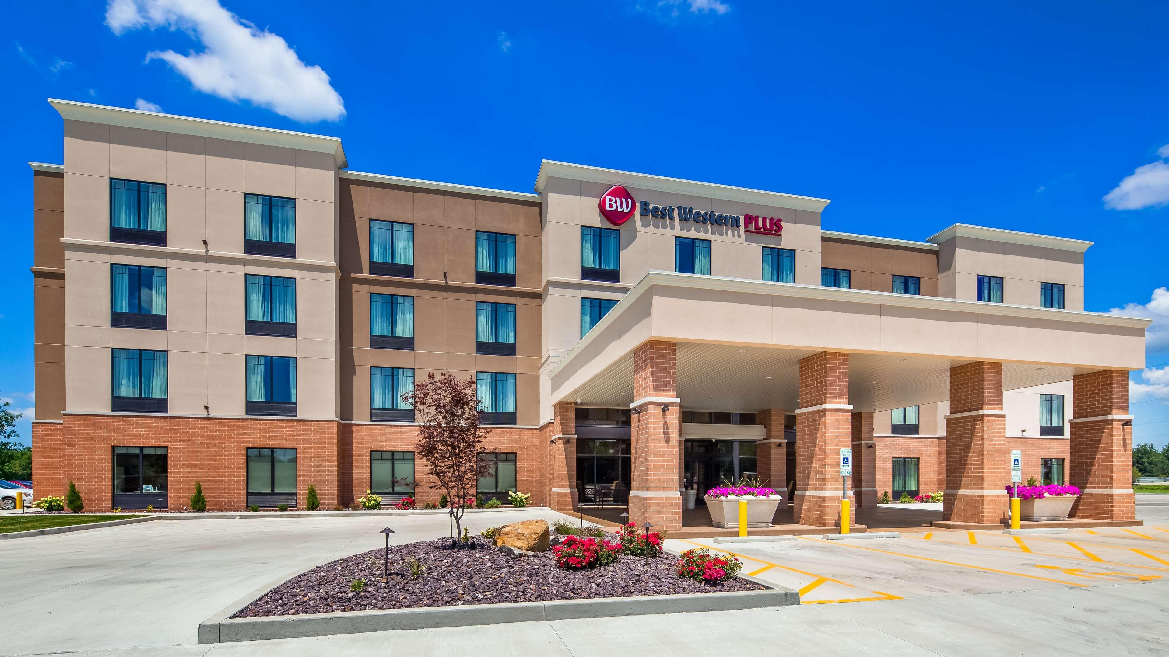 เบสต์ เวสเทิร์น พลัส เซ็นทราเลีย โฮเทล แอนด์ สวีท Hotel ภายนอก รูปภาพ